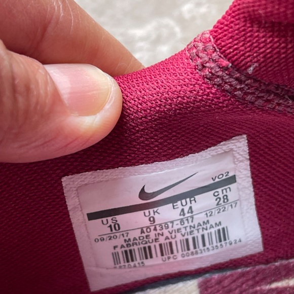 Nike Shoes for Men - Picture 6 of 6